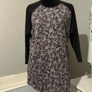 Lularoe Medium 3/4 top   E